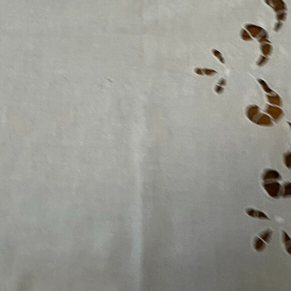 Imperial Elegance Tablecloth White Doily Square 32x32 in 100% Cotton - Picture 3 of 10